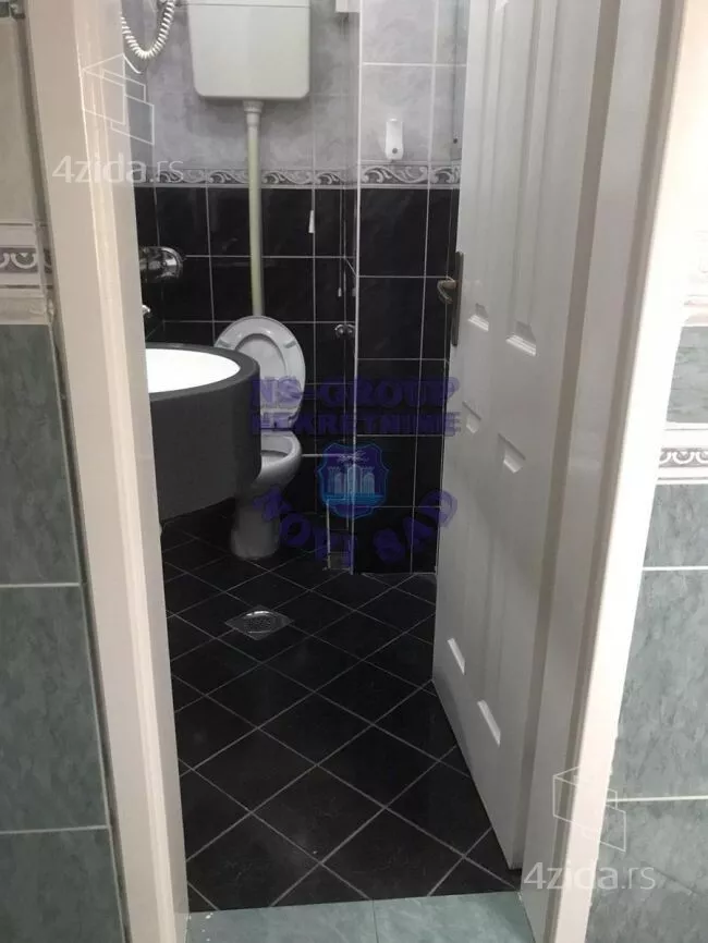 Šestosoban stan | 4zida