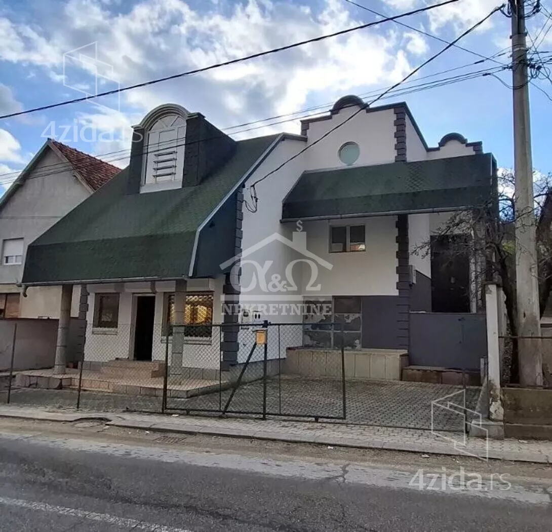 Poslovna zgrada | 4zida