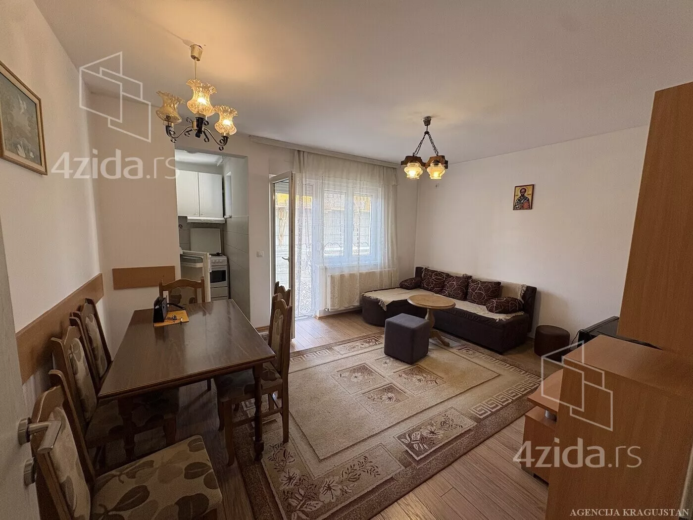 Jednoiposoban stan | 4zida