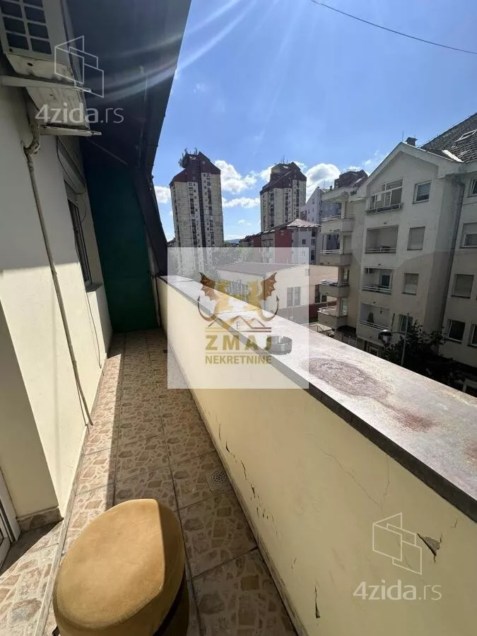 Petosoban stan | 4zida