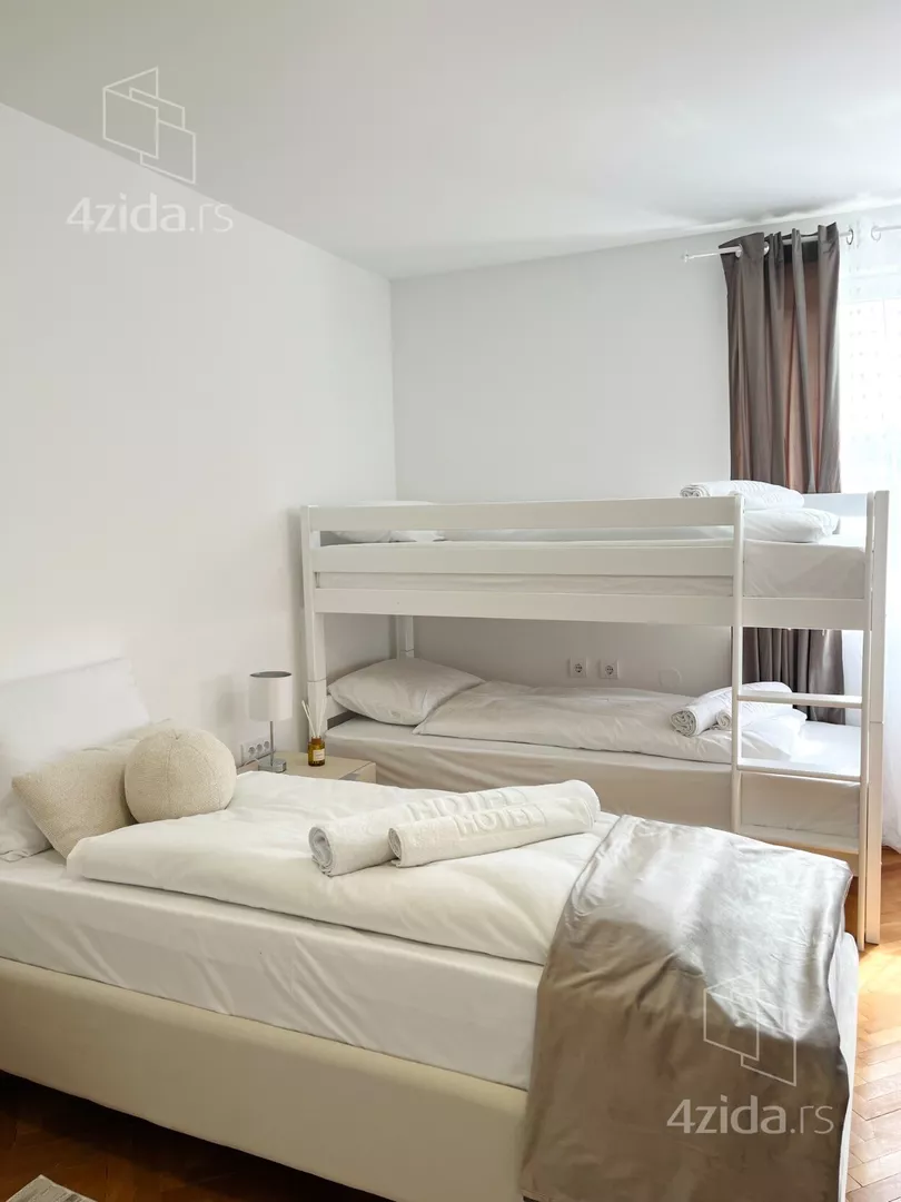 Turistički objekat | 4zida