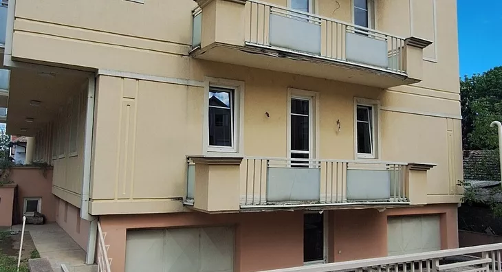 Poslovna zgrada | 4zida