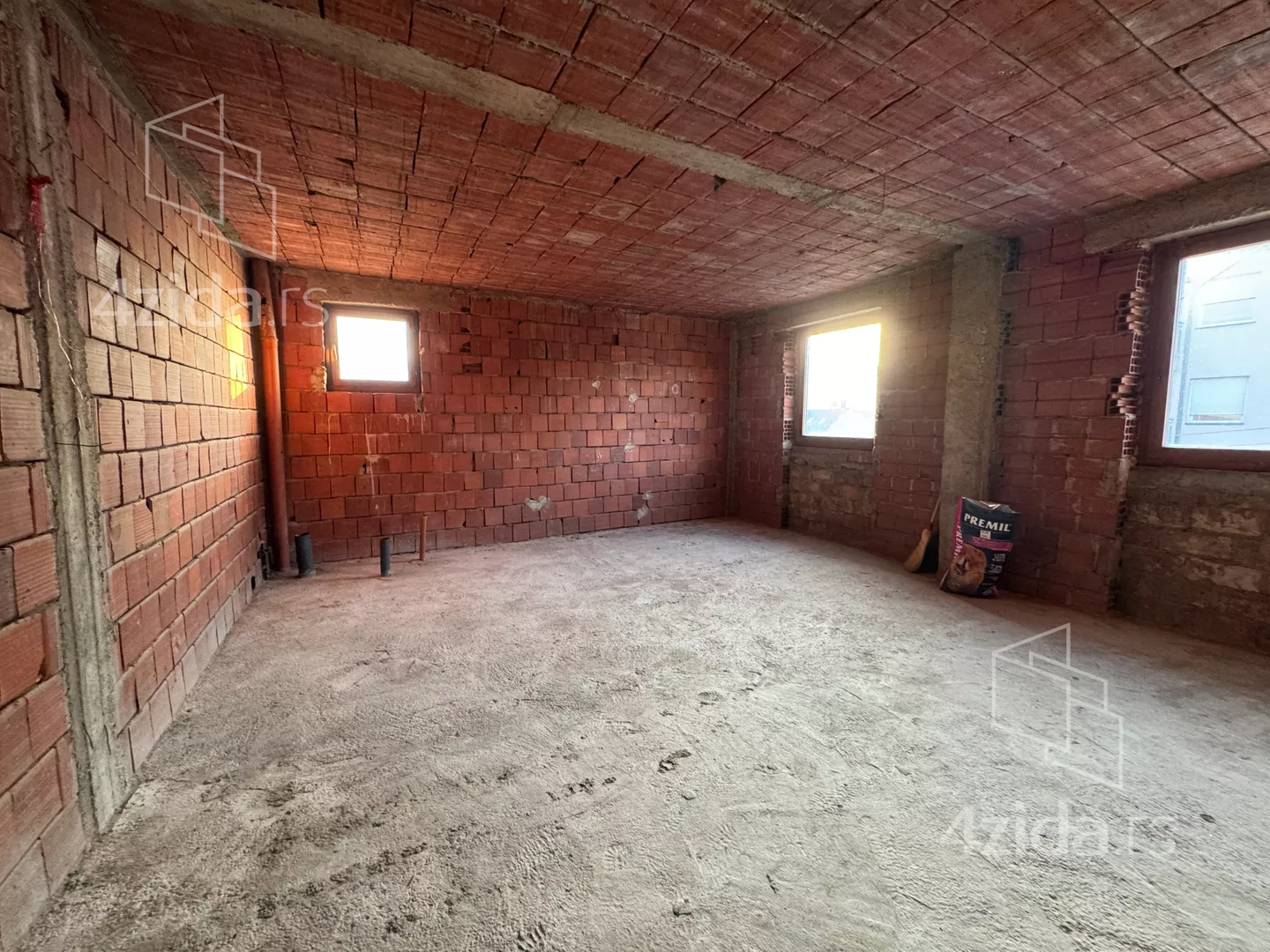 Četvoroiposoban stan | 4zida