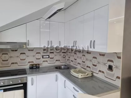 Surčinska | 4zida.rs