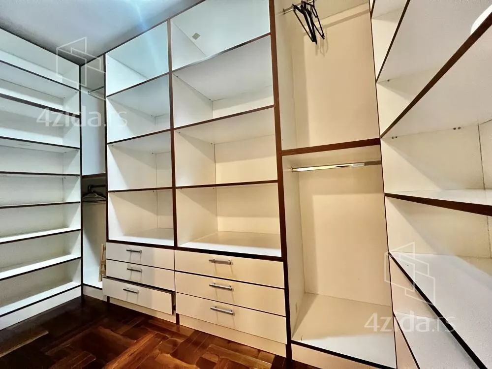 4-etažna kuća | 4zida