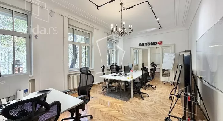 Šestosoban stan | 4zida