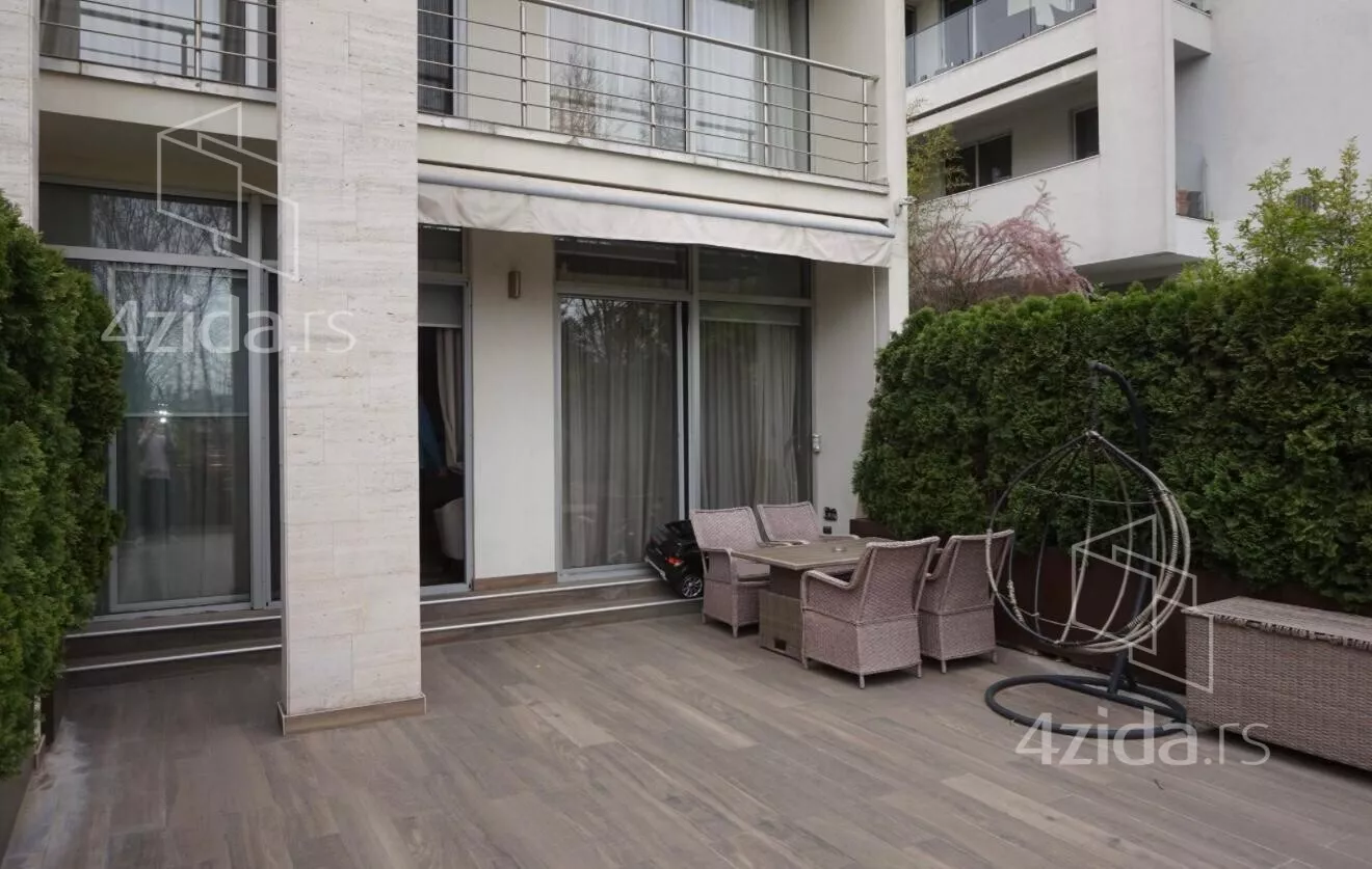 Petosoban stan | 4zida