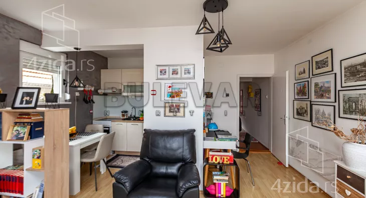 Troiposoban stan | 4zida