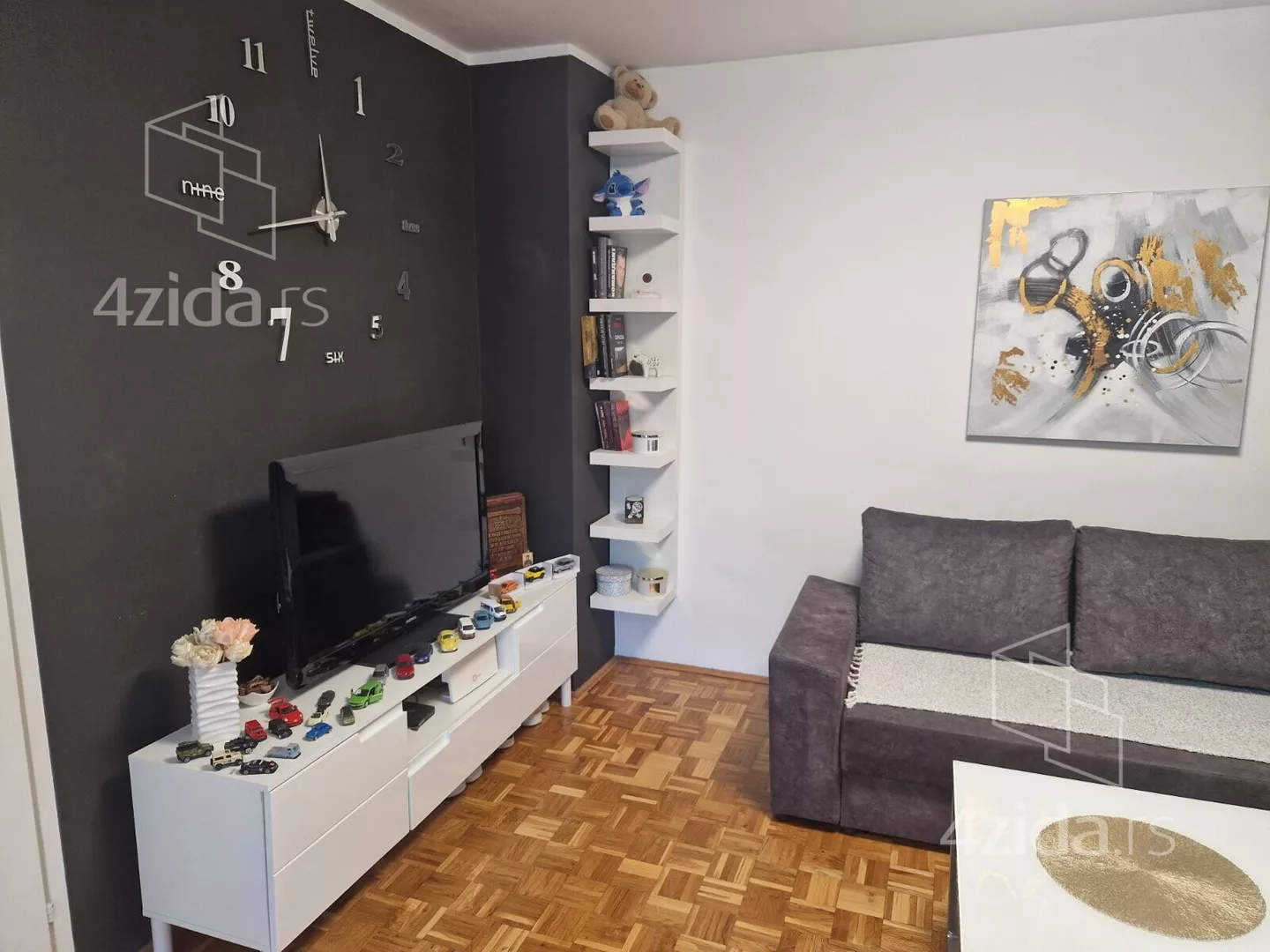 Jednoiposoban stan | 4zida