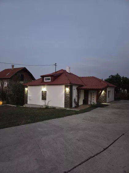 Čerević | 4zida.rs