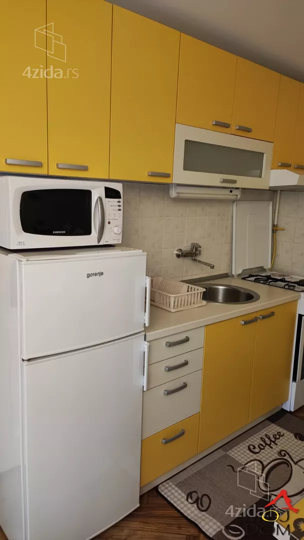 Četvoroiposoban stan | 4zida