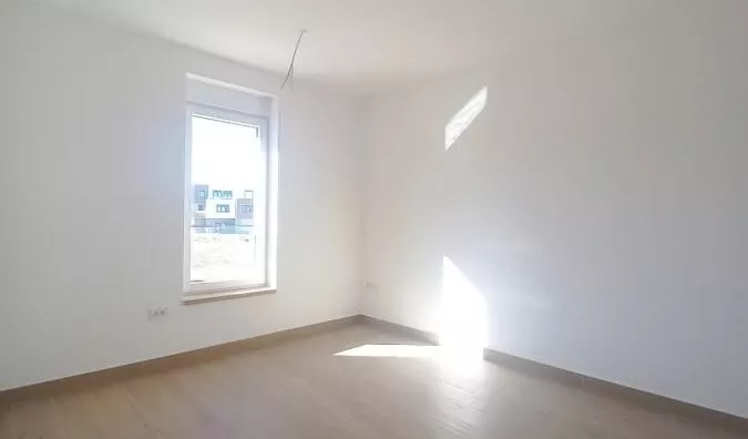 Šestosoban stan | 4zida