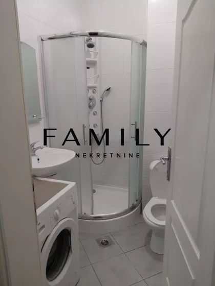 Petra Drapšina | 4zida.rs