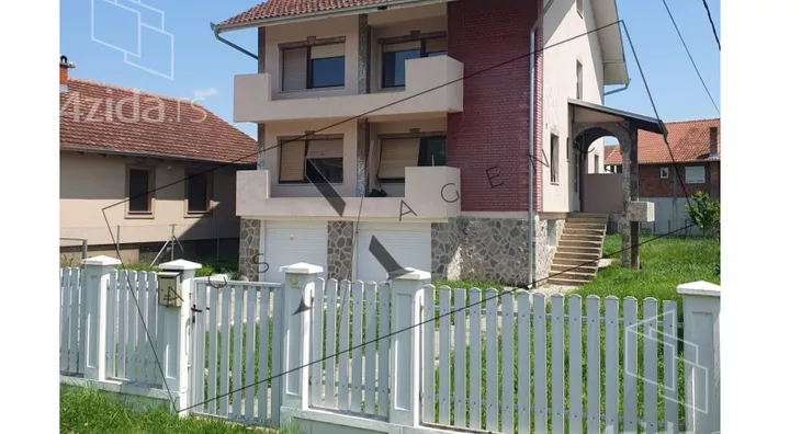 4-etažna kuća | 4zida