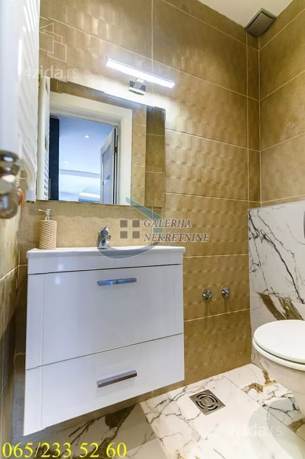 Petosoban stan | 4zida