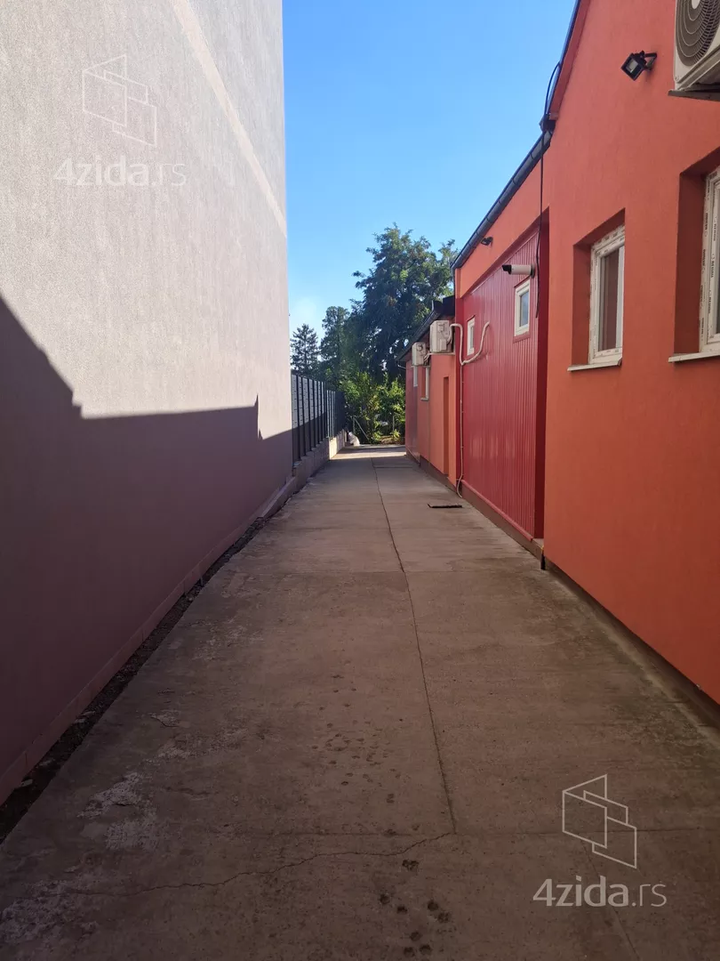 Lokal | 4zida