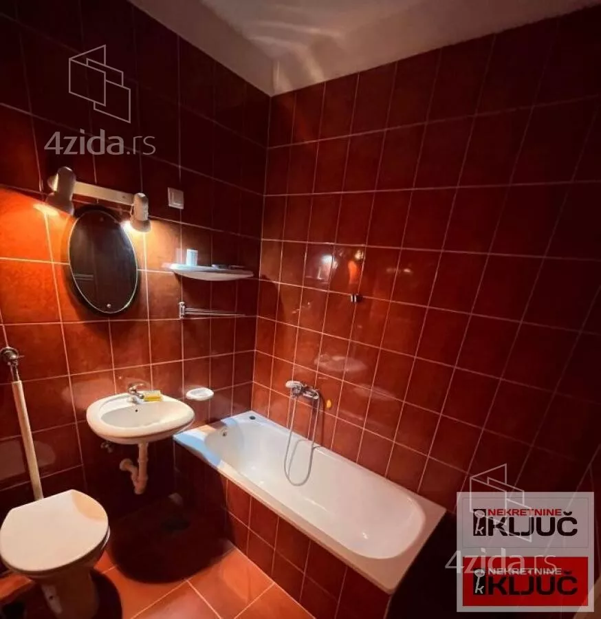 Troiposoban stan | 4zida