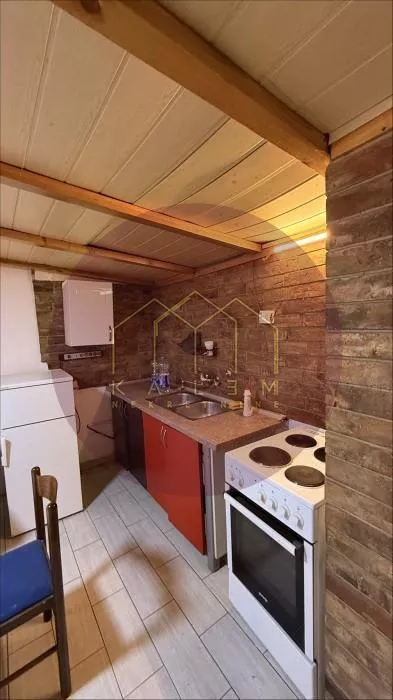 Klinički Centar | 4zida.rs