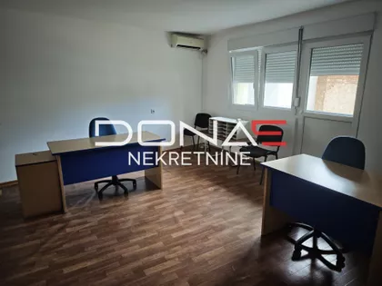 Nade Tomić | 4zida.rs