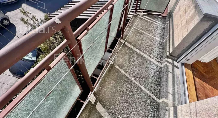 Četvoroiposoban stan | 4zida