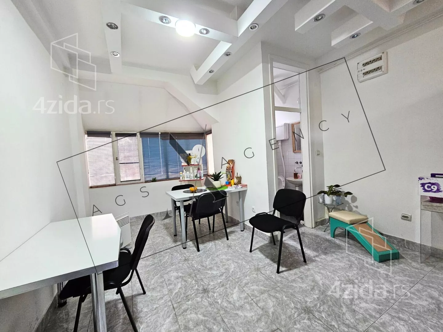 Poslovni prostor | 4zida