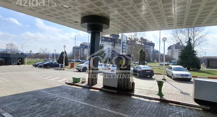 Poslovna zgrada | 4zida