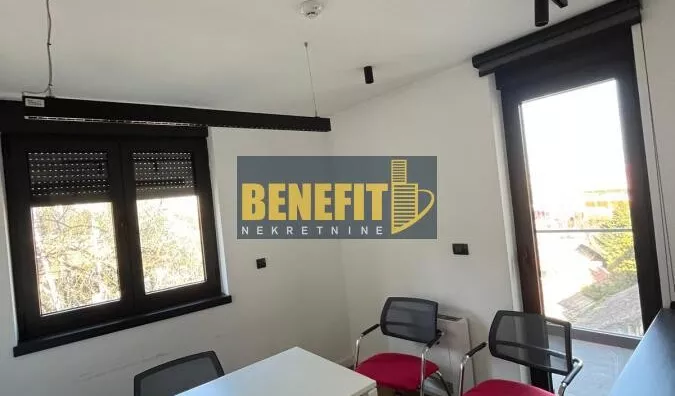 Poslovna zgrada | 4zida