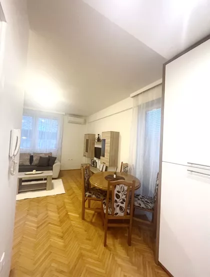 Cara Dušana | 4zida.rs