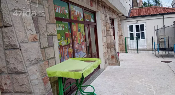 Poslovni prostor | 4zida