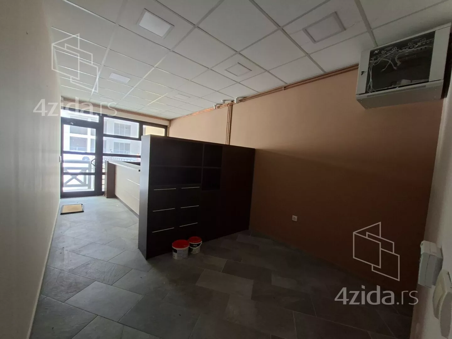 Lokal | 4zida