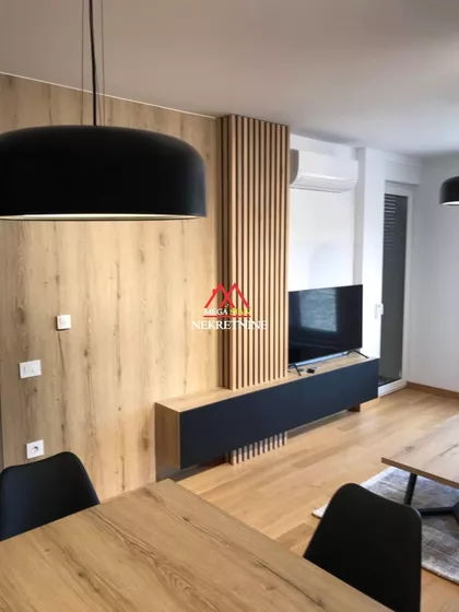 Jovana Subotića | 4zida.rs
