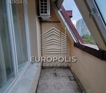 Četvoroiposoban stan | 4zida
