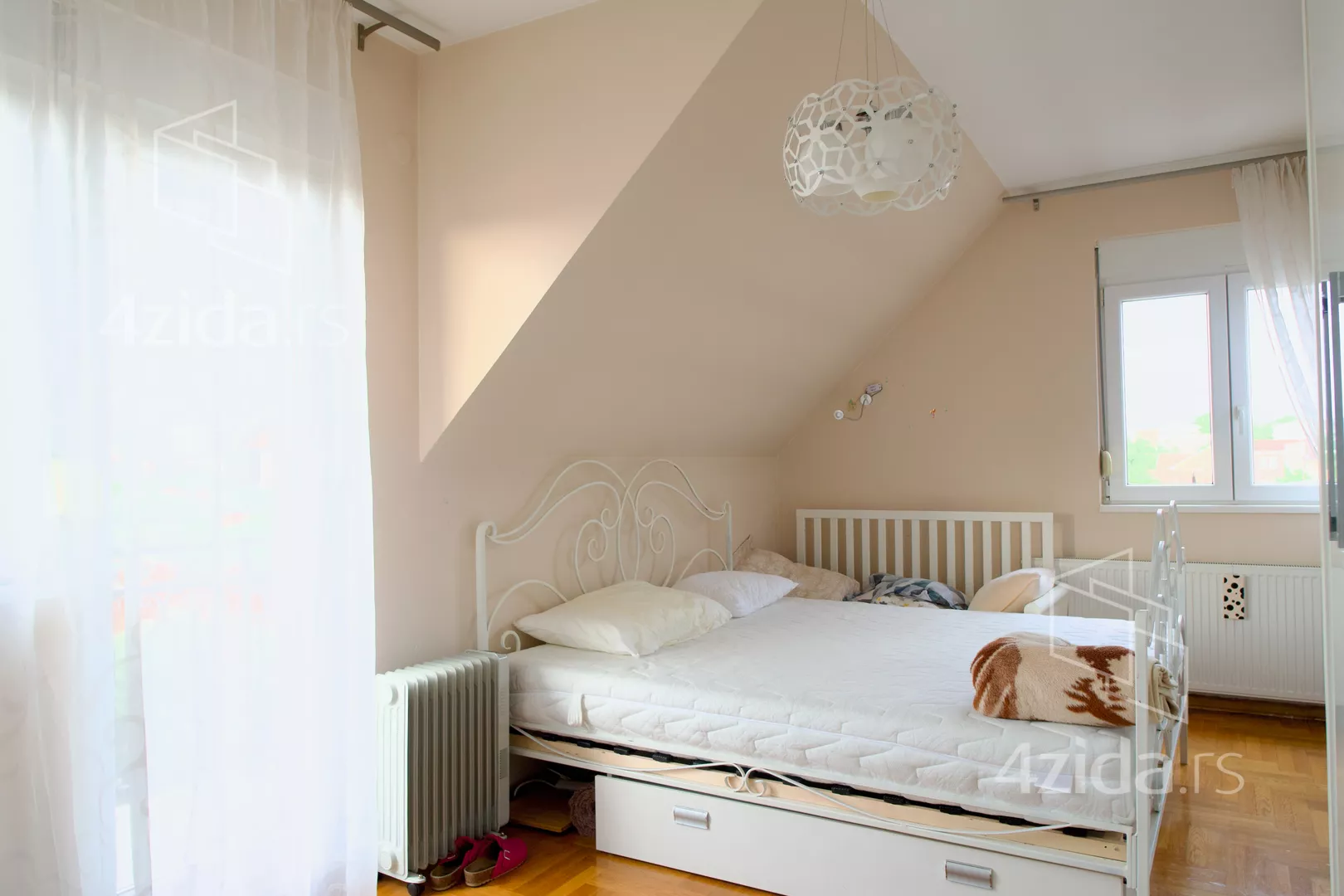 Troiposoban stan | 4zida