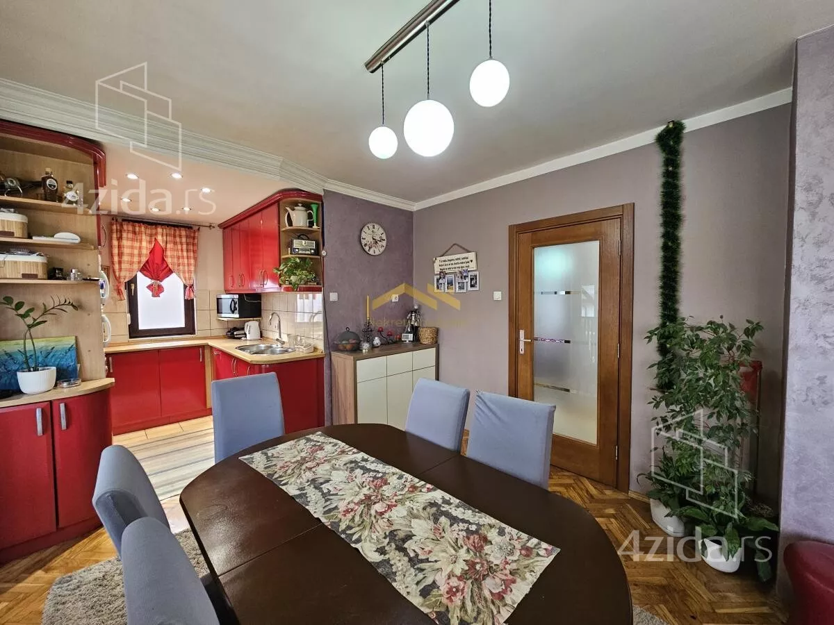 Četvorosoban stan | 4zida