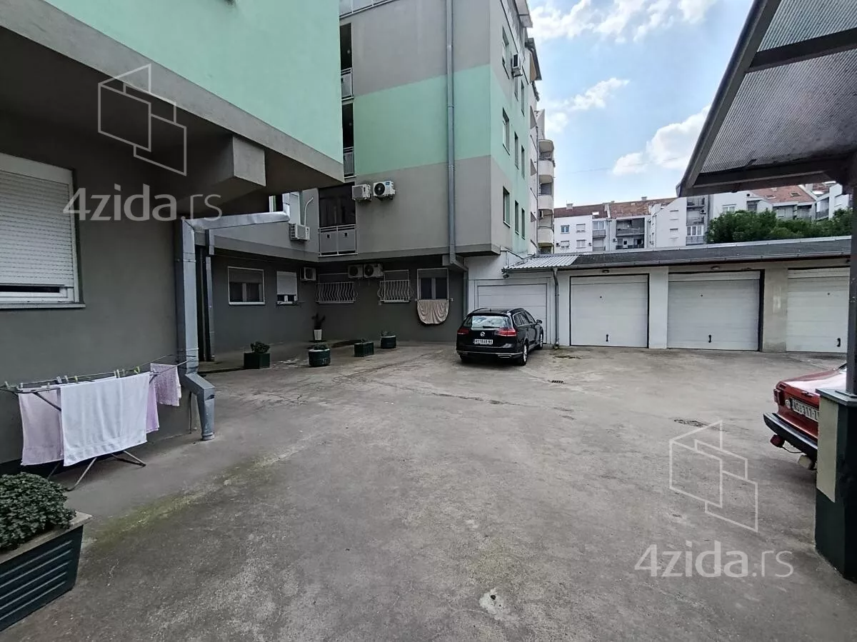 Garaža/Parking | 4zida