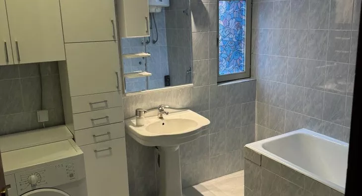 Šestosoban stan | 4zida