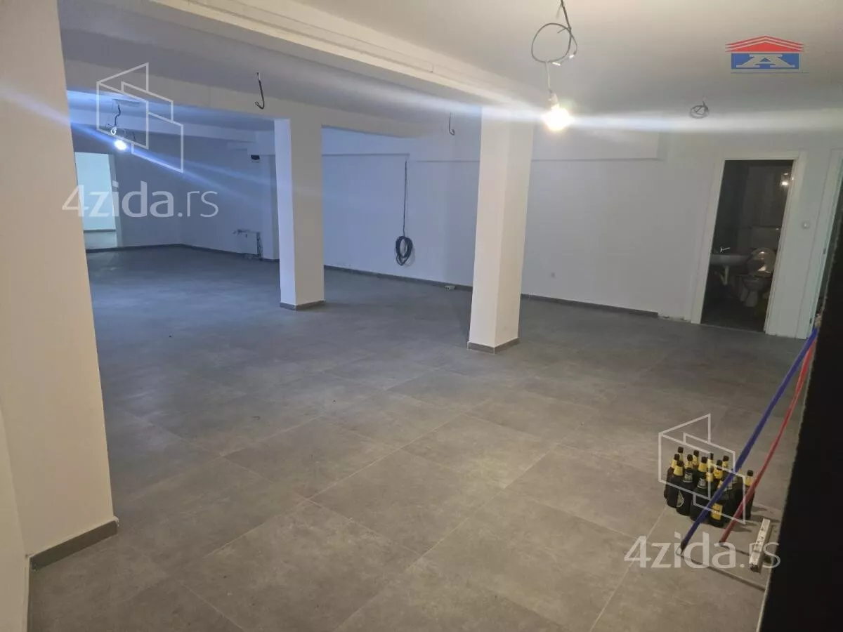 Poslovni prostor | 4zida