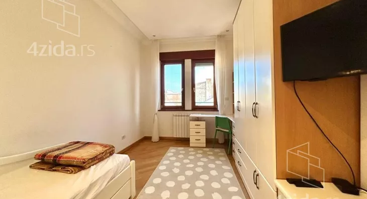 Četvoroiposoban stan | 4zida