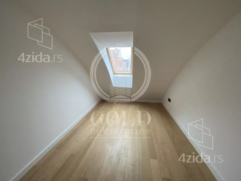 Šestosoban stan | 4zida