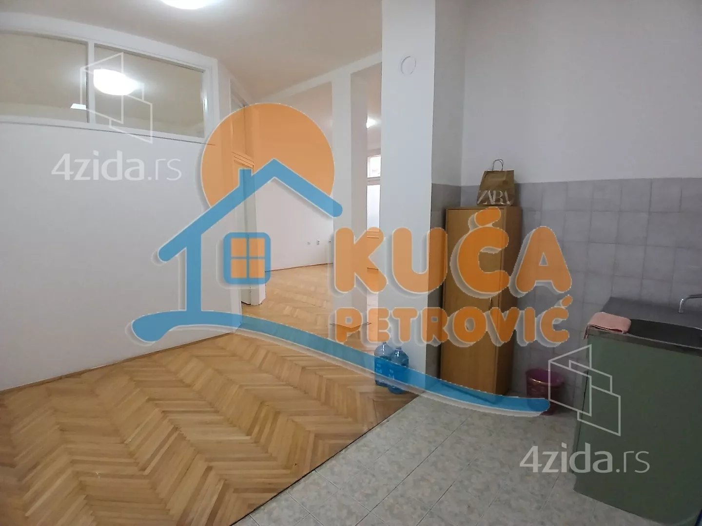 Lokal | 4zida