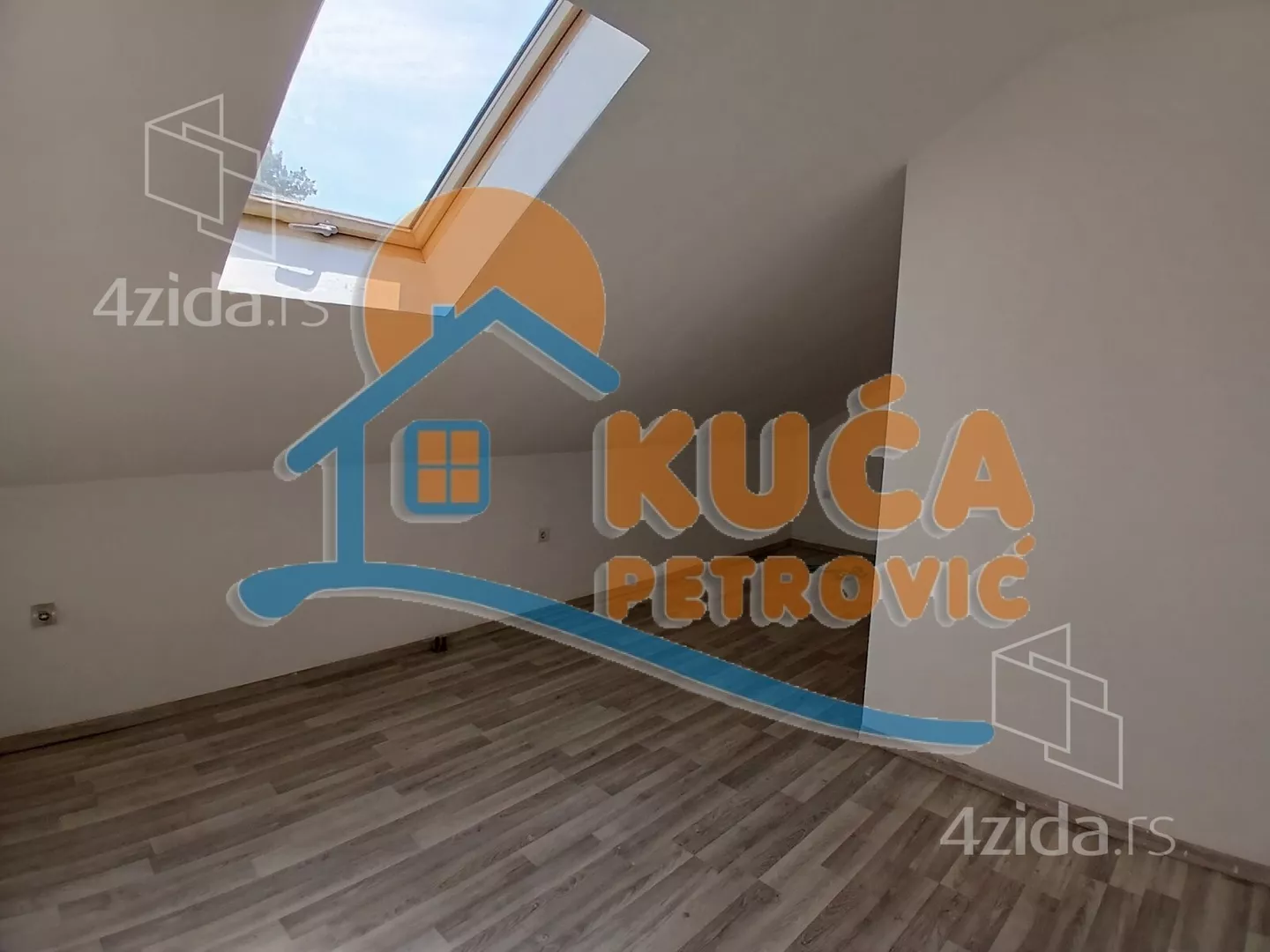 Lokal | 4zida