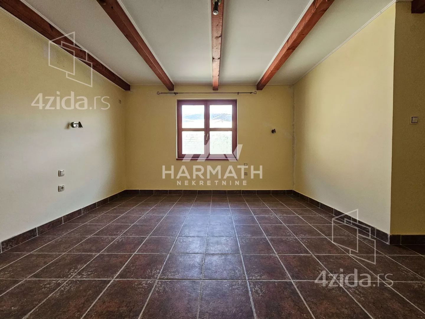 Poslovna zgrada | 4zida