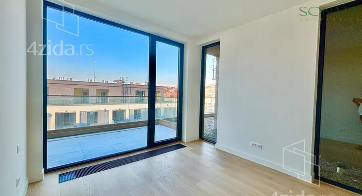 Šestosoban stan | 4zida