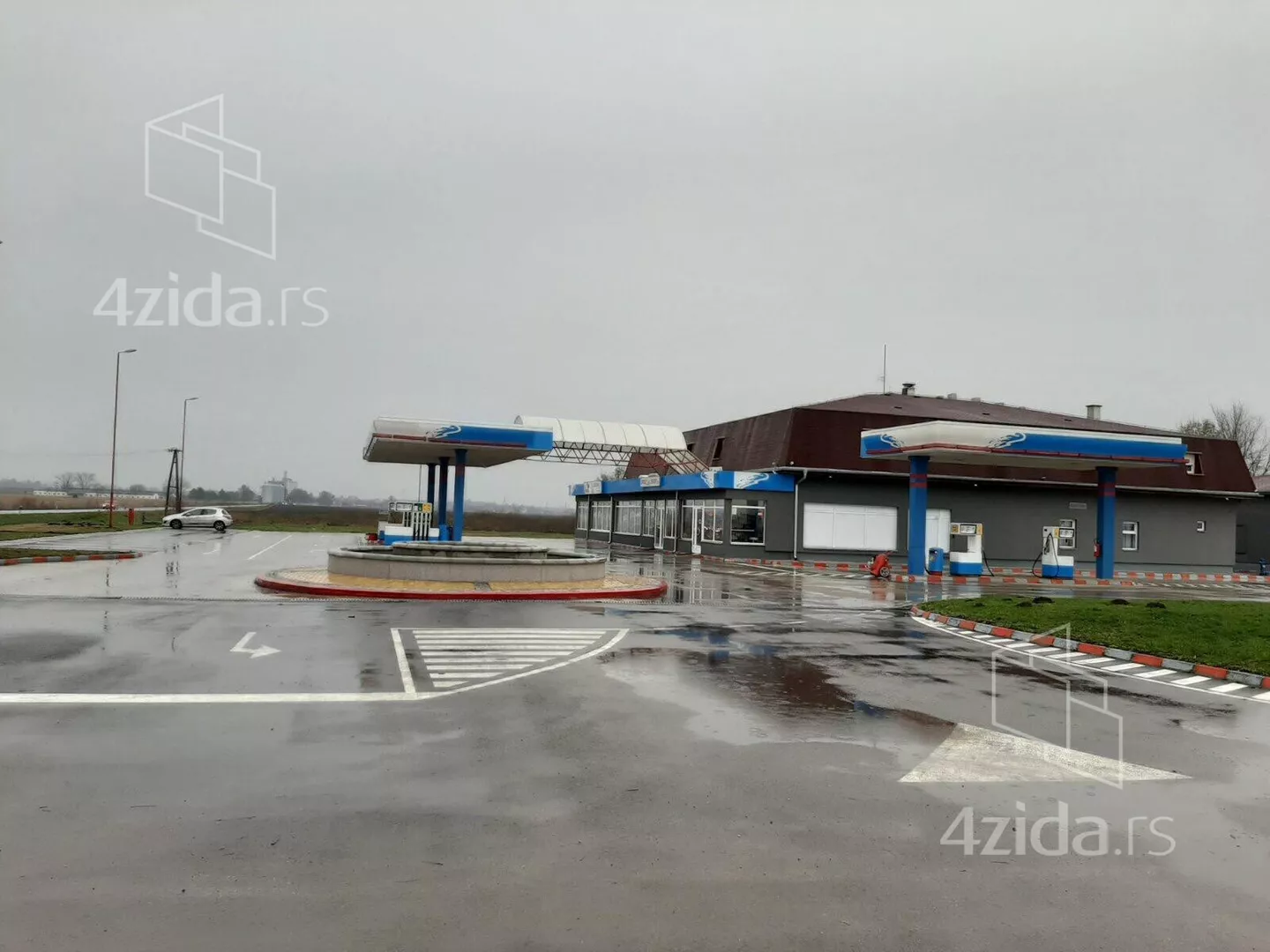 Poslovna zgrada | 4zida
