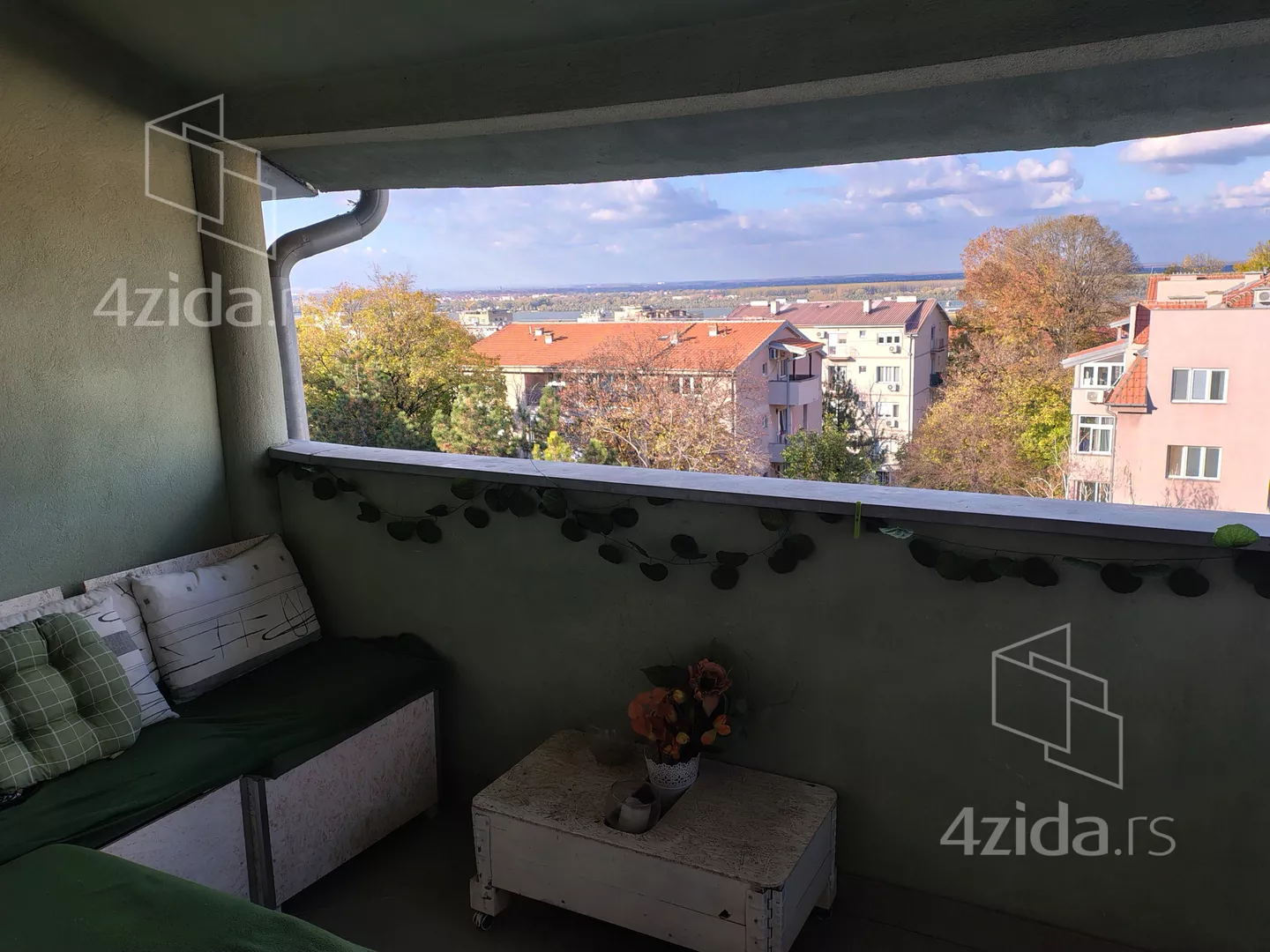 Troiposoban stan | 4zida