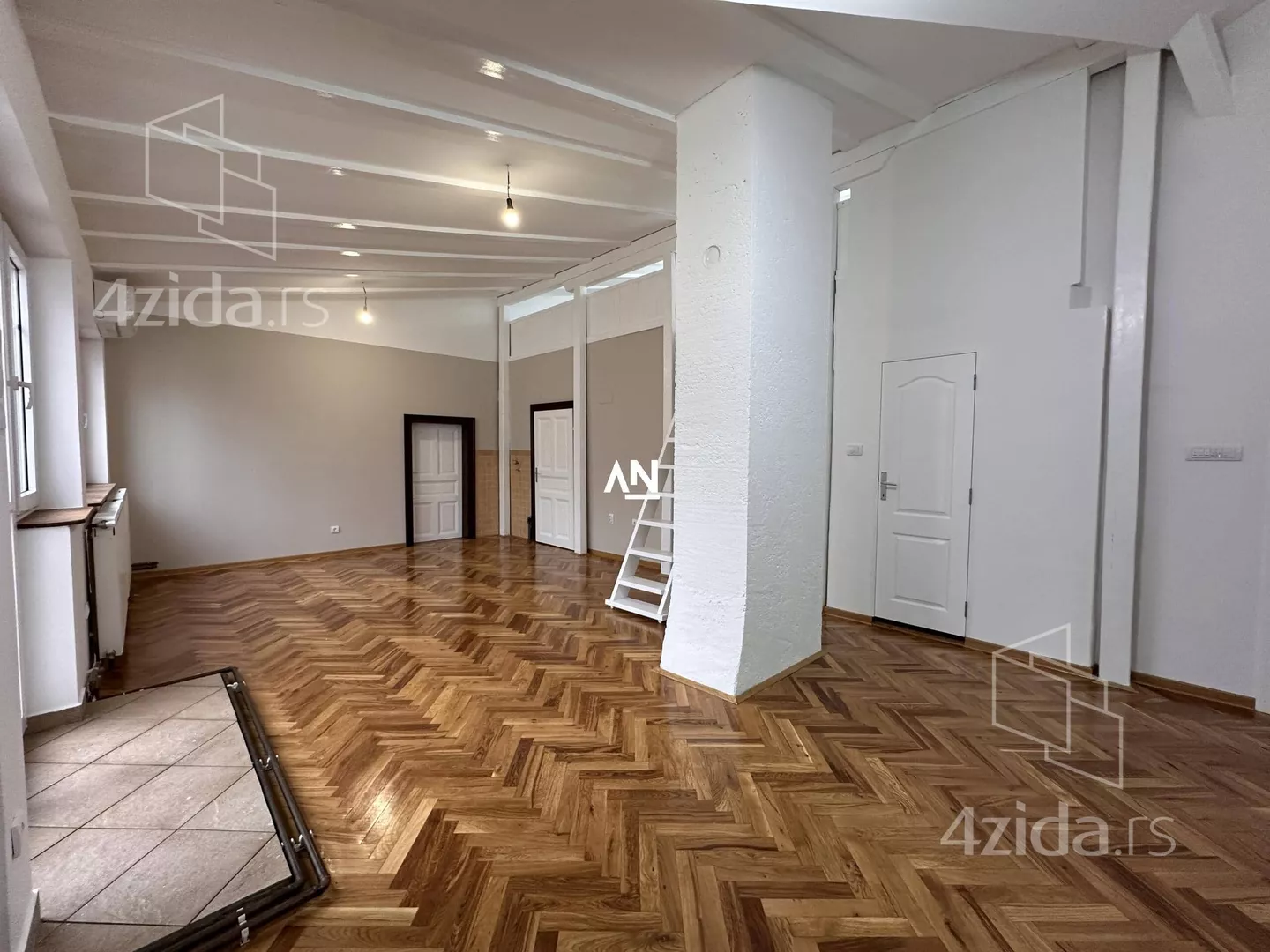 Petosoban stan | 4zida