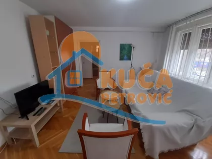 Nade Tomić | 4zida.rs