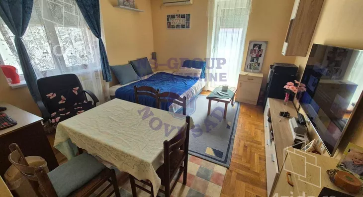 Šestosoban stan | 4zida