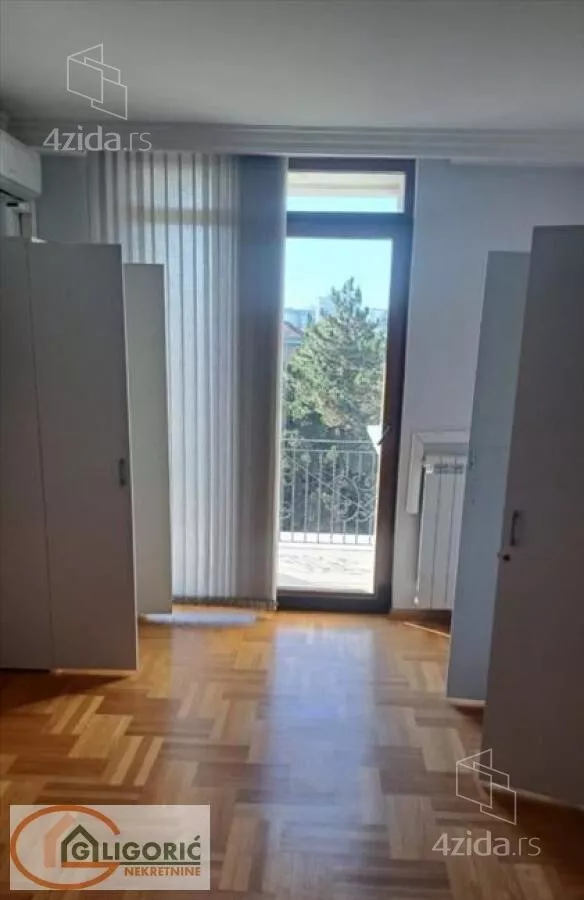 Devetosoban stan | 4zida