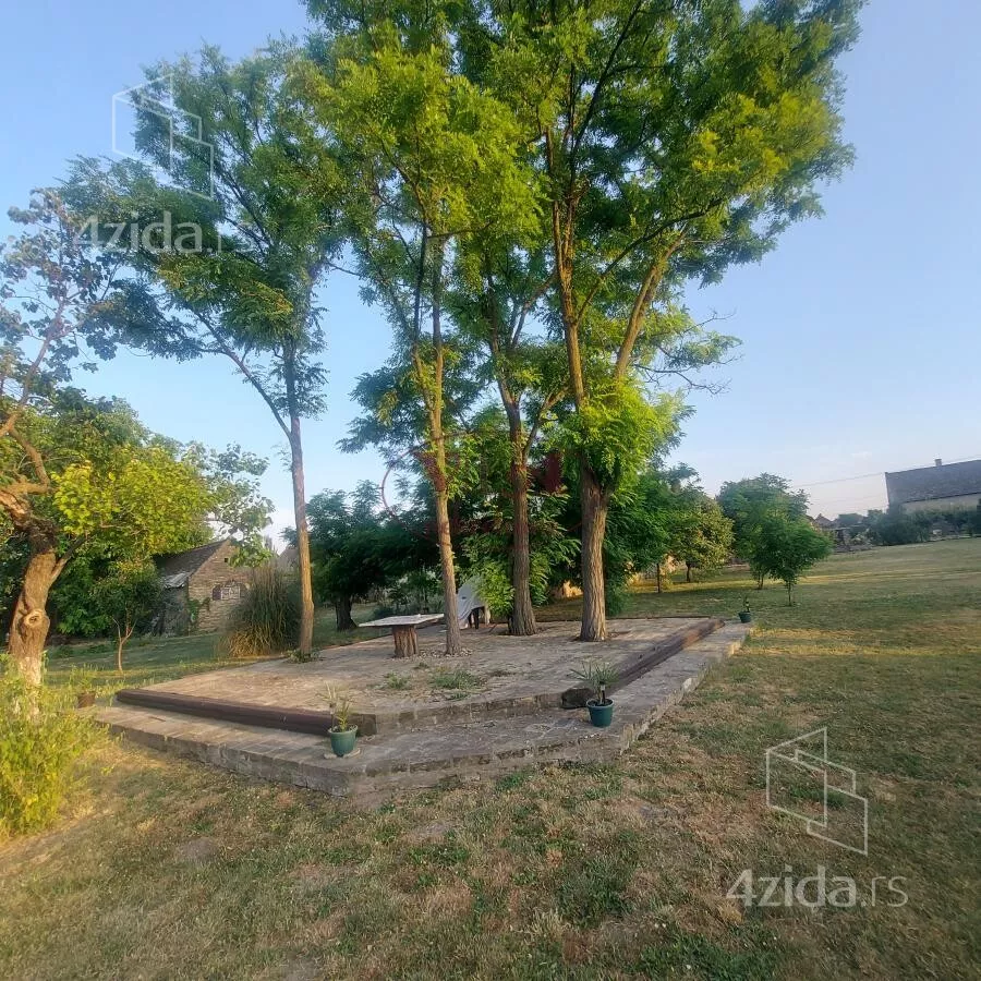 Plac | 4zida